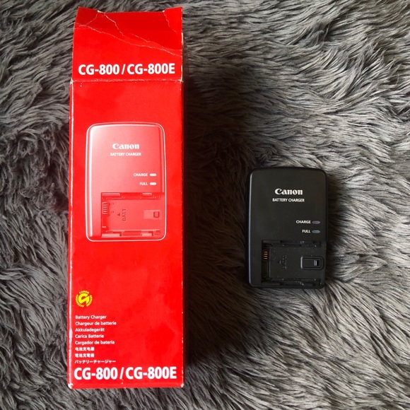 Canon Battery Charger - Picture 1 of 3